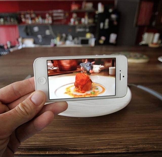 创意错位照片:电影场景完美植入现实生活 创意错位照片:电影场景完美植入现实生活