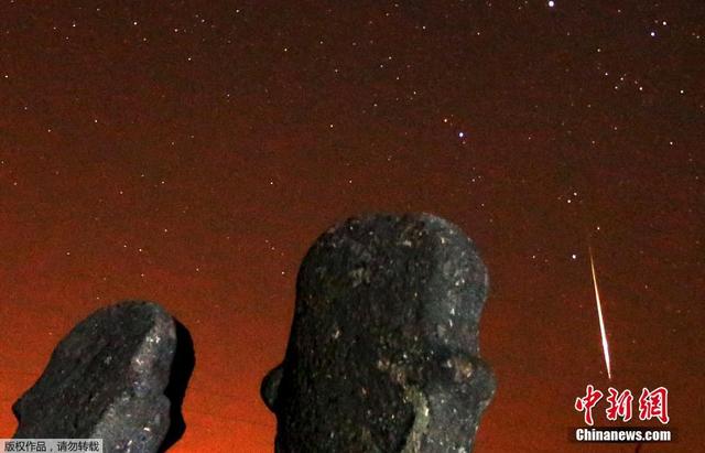 欧洲多地现英仙座流星雨 夜空繁星美到窒息 欧洲多地现英仙座流星雨 夜空繁星美到窒息
