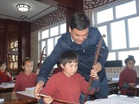 库尔班·尼亚孜：民族团结进步的践行者