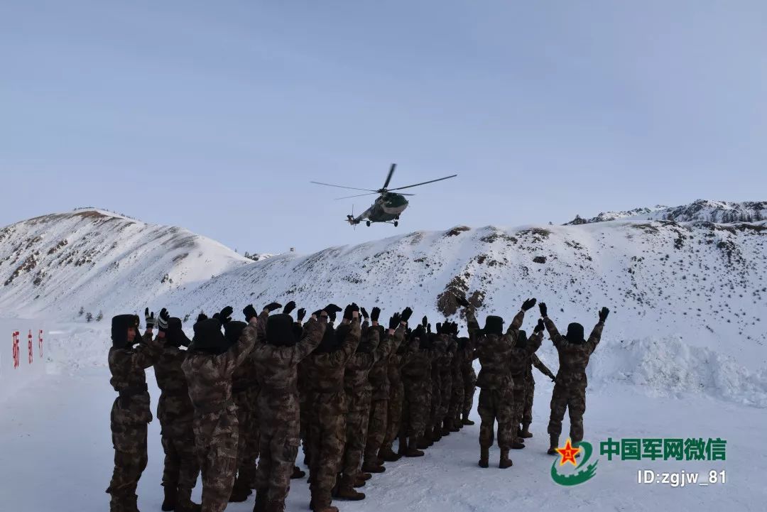 驻守在新疆北部阿尔泰山深处的红山嘴边防连,每年大雪封山长达8个月