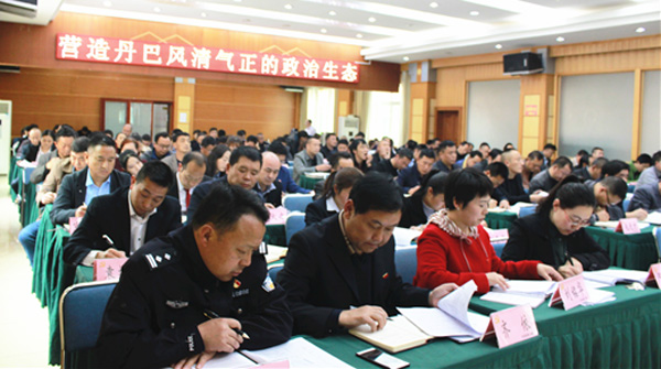 更要记住家人的嘱托&hellip;&hellip;"甘孜州丹巴县委副书记,县长王俊