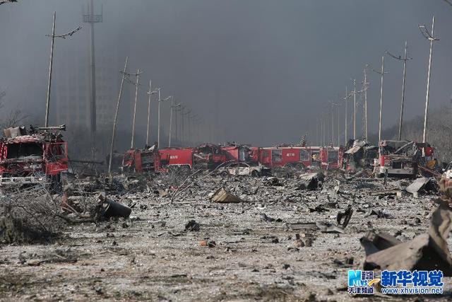 天津大爆炸消防车图片