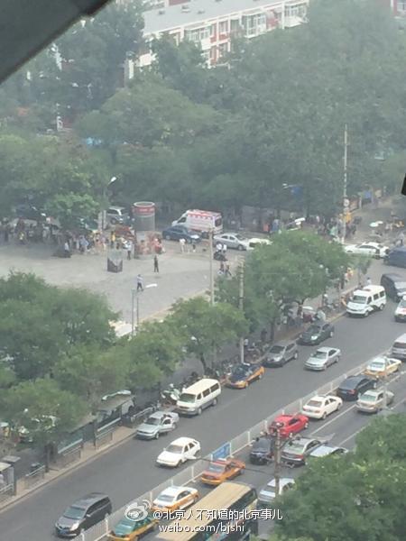 三里屯杀人事件致1死1伤 男子持近1米长尖刀