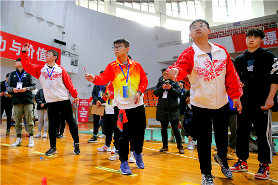 江蘇連雲港：大學生飛鏢比賽在江蘇海洋大學舉行
