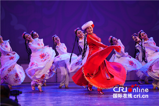 【外籍记者看新疆】记者手记：拜访阿克苏地区塔里木歌舞团