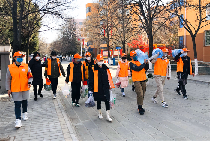 建机制、抓现场、倡志愿 宝石花物业长庆油田地区公司为社区居民筑起“防疫墙”