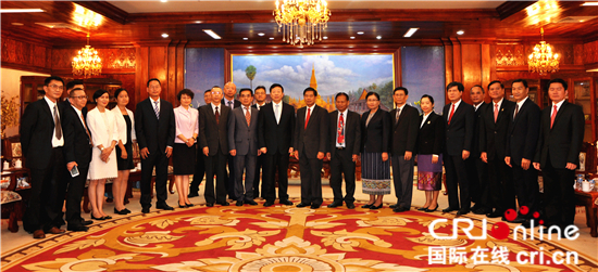 程连元拜会万象市委书记兼市长辛拉冯