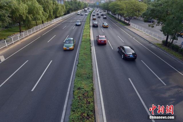 北京實行單雙號限行首日 車流降幅明顯