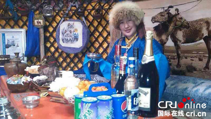 图片默认标题_fororder_春节蒙古族献哈达