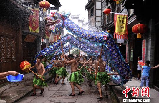 海外華媒高層重慶游古城：“中國才有的古時味道”