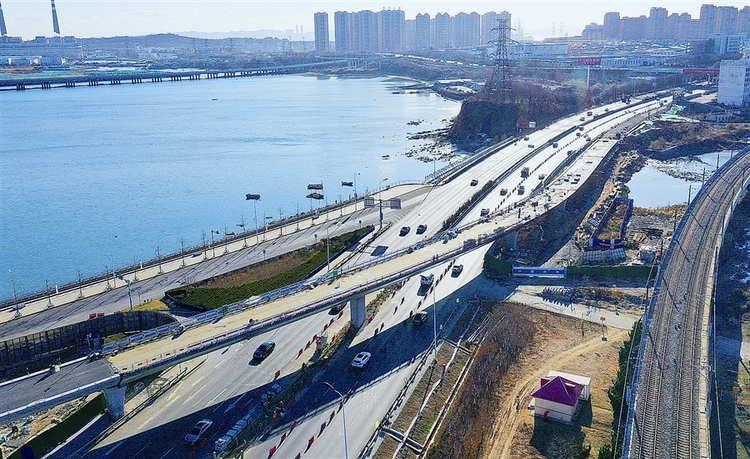 大连振兴路—滨海路立交工程预计明年5月通车