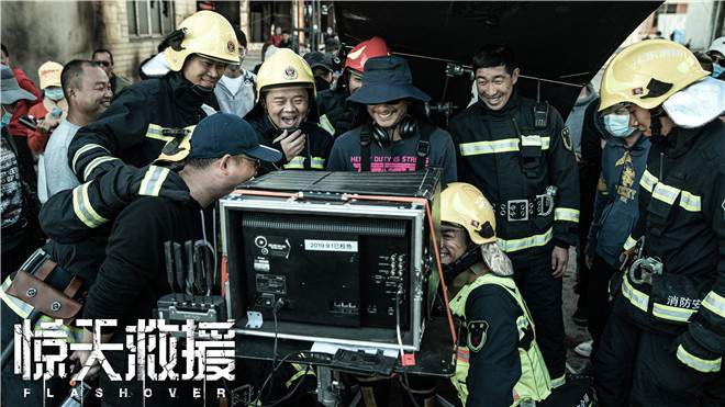 《惊天救援》曝现场照 杜江王千源化身救援队员