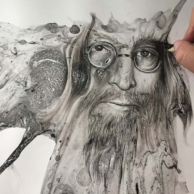 加拿大畫家紙上潑墨 混沌中創造精美作品 加拿大畫家紙上潑墨 混沌中創造精美作品