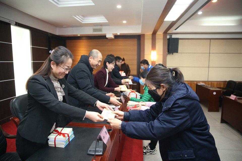 【吉林1】延吉市發放2500冊圖書和200張惠民購書卡