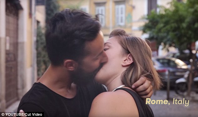 摄影师记录下各国情侣亲吻方式
