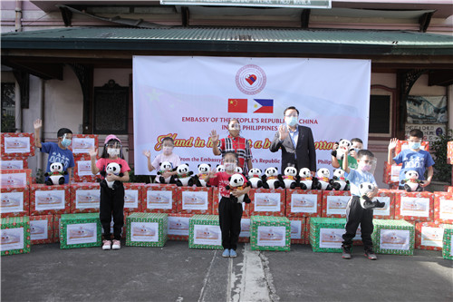 Friendship Bags, pamasko para sa mga batang Maynila