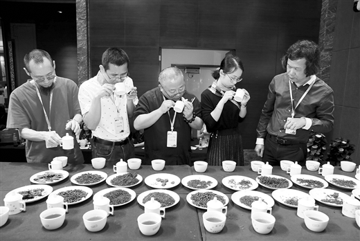 中国（广西）六堡茶斗茶大会在南宁开幕
