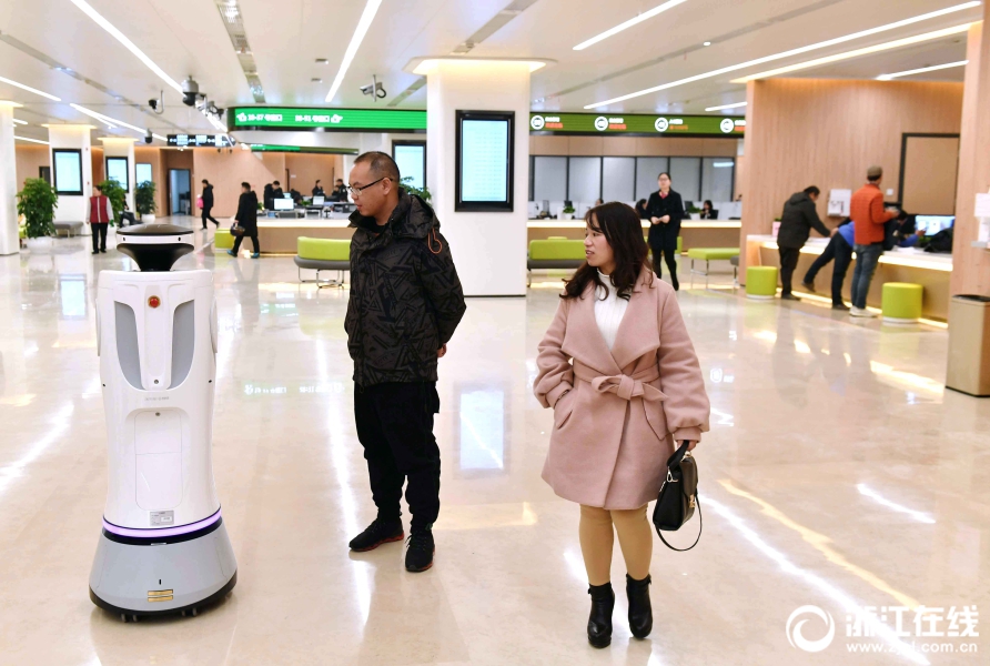 深化最多跑一次改革 杭州萧山区行政服务中心新址启用