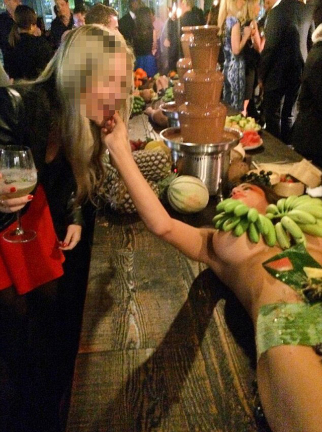 澳酒吧“女体盛”宴会引众怒 被批物化女性