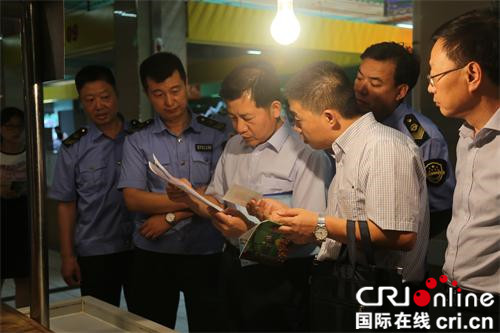 山东食安办抽查组到任城区检查食品安全工作_fororder_2_副本