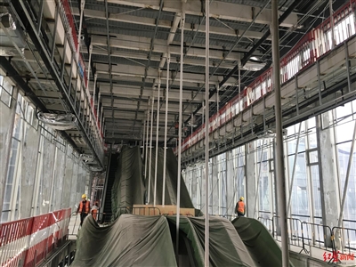 成都天府国际机场T1航站楼正在内装饰 本月底神鸟“亮翅”