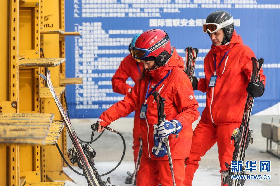 俄羅斯姑娘安吉麗娜：滑雪外教初體驗