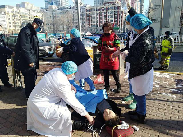 【黑龙江】【原创】哈尔滨市公安医院医护人员紧急抢救失血性休克患者 展现”天使“本色