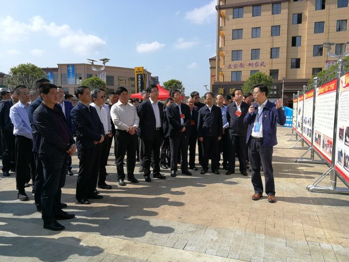 (市州)普定鑫旺:貼心服務讓群眾笑口常開