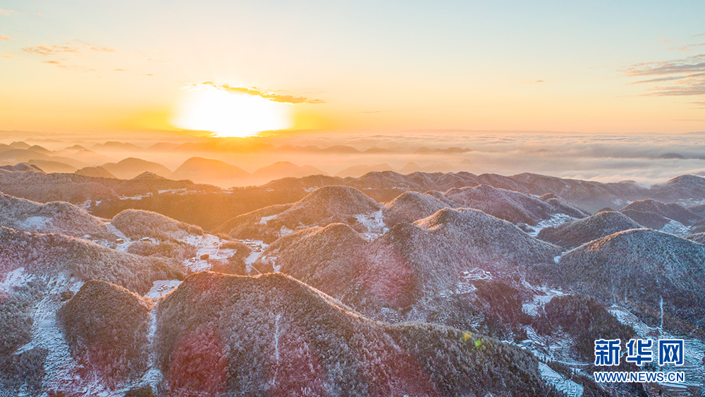 湖北建始：仙藻雲山雪岩頂