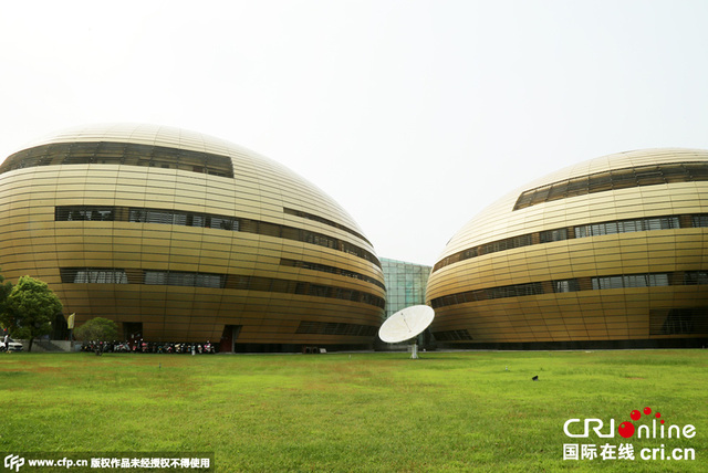 河南艺术中心被评“最丑”建筑 酷似“金蛋”