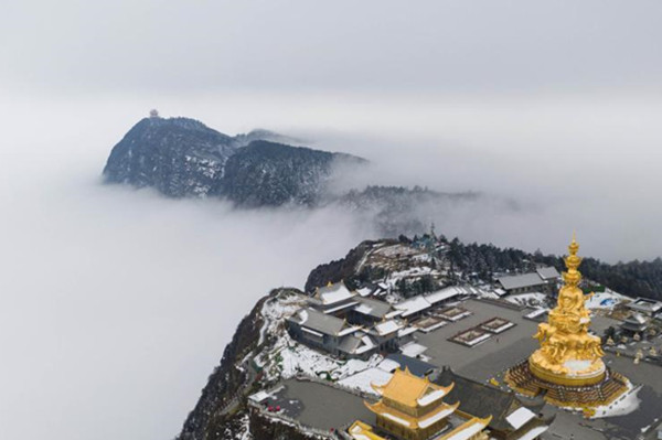 ซื่อชวนจัดเทศกาลหิมะน้ำแข็งน้ำพุร้อนภูเขาเอ๋อเหมย