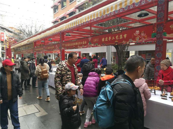 【湖北】【CRI原创】 春节期间武汉市民热捧“文化大餐”