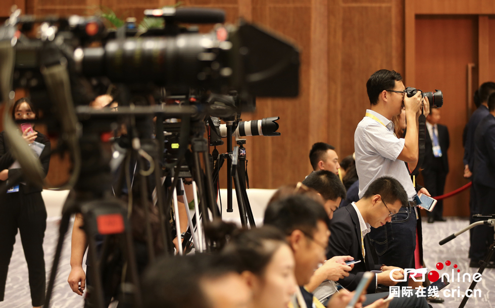 圖片默認標題_fororder_649928730