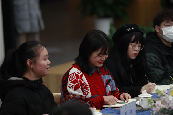 武汉商学院举办“校长下午茶”活动 共话青年成长与担当