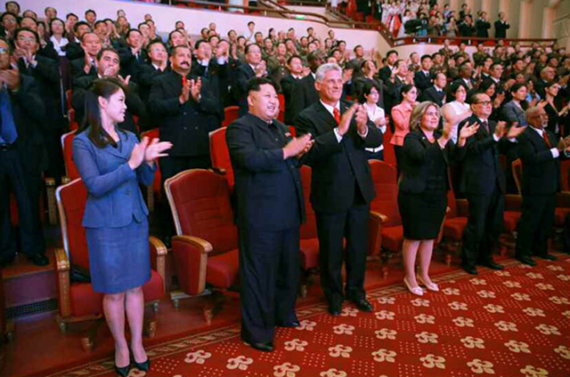 金正恩接見古巴國家代表團 攜夫人陪同觀看牡丹峰樂團演出