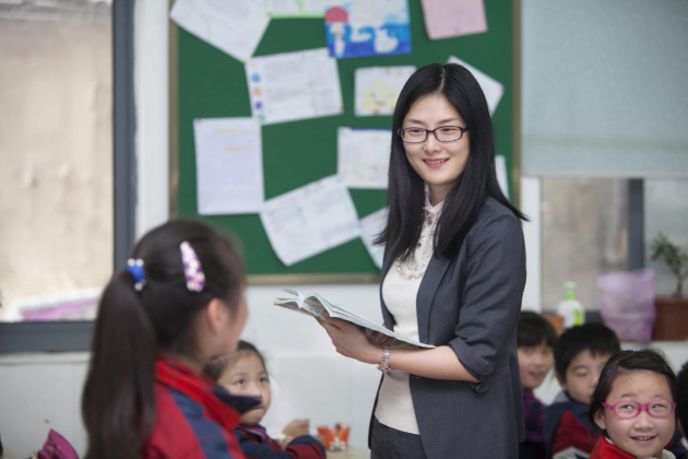 致敬教育人物|传统文化+现代科技，这位校长如何“智慧育人”？