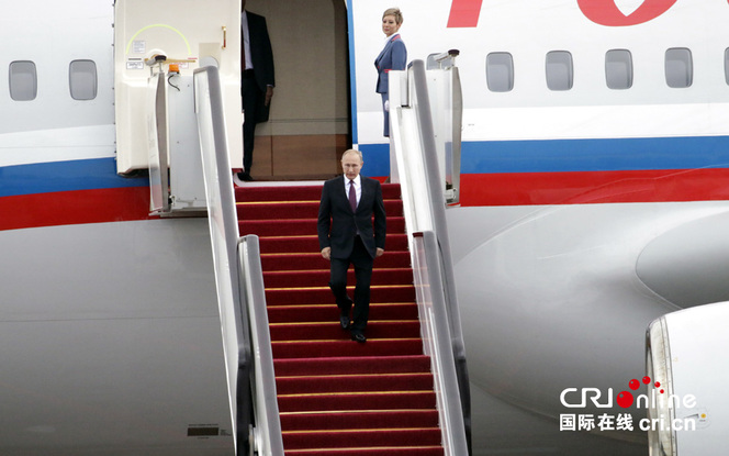 3日傍晚，俄羅斯總統普京乘坐專機抵達廈門高崎機場_fororder_CqgNOlmr05eAFGneAAAAAAAAAAA469.980x612