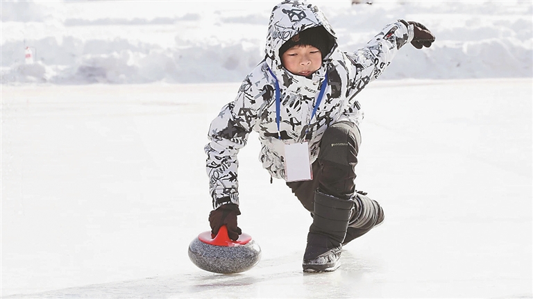 冰雪小勇士 雪場角逐