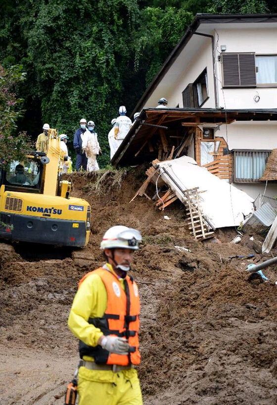 日本多地遭遇特大暴雨 城市陷入汪洋之中