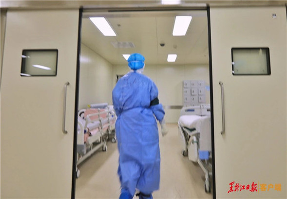 6小時的使命丨一件防護服的自述:趙鳴雁和我