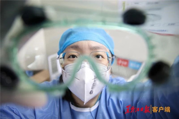 6小時的使命丨一件防護服的自述:趙鳴雁和我