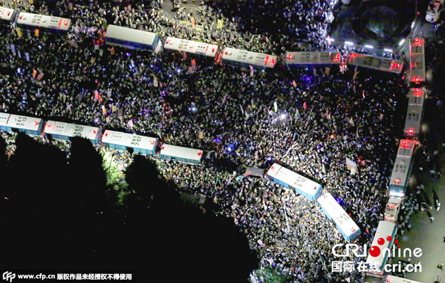 日本上萬民眾議會外示威 抗議安倍政府和安保法案
