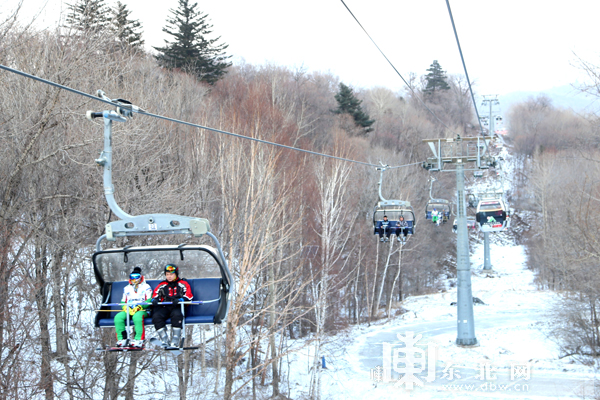 50元滑一天 亚布力体育训练基地让大众爱上冰雪