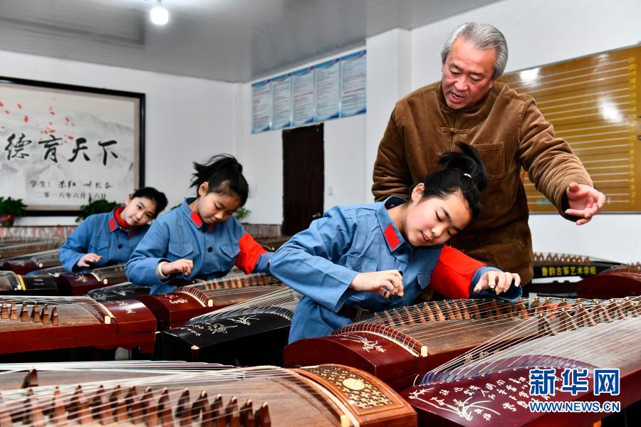 山东郓城：古筝新曲唱振兴