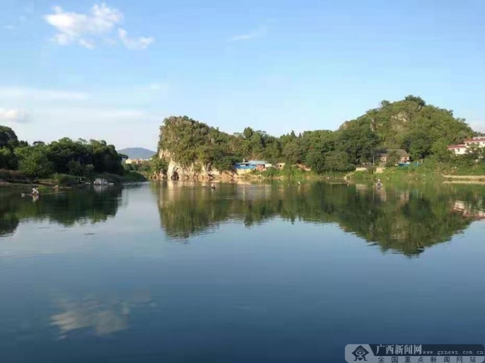 桂林斗鸡山“变身”净瓶山