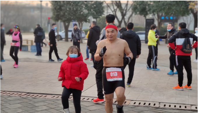 2020陜西民間馬拉松系列賽暨西安第九屆光豬跑活動在曲江舉行