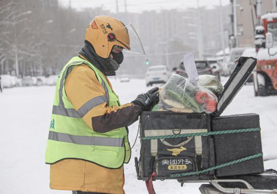 風雪戰疫人!因為有你,春天可期……
