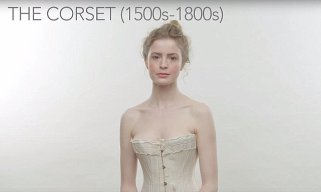 美女两分钟展示文胸500年演变史