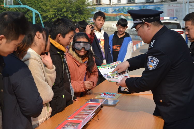 【B】重慶巫山警方開展禁毒宣傳進校園系列活動