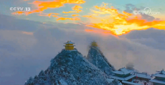 新闻周刊丨一句“老君山上吃泡面”，景区累坏了